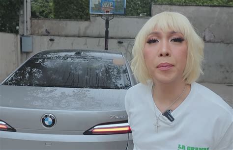 bininyagan nila ang bagong sasakyan - new pinay car sex